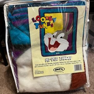Vintage Warner Bros. Bugs Bunny Hi-Pile Throw Blanket